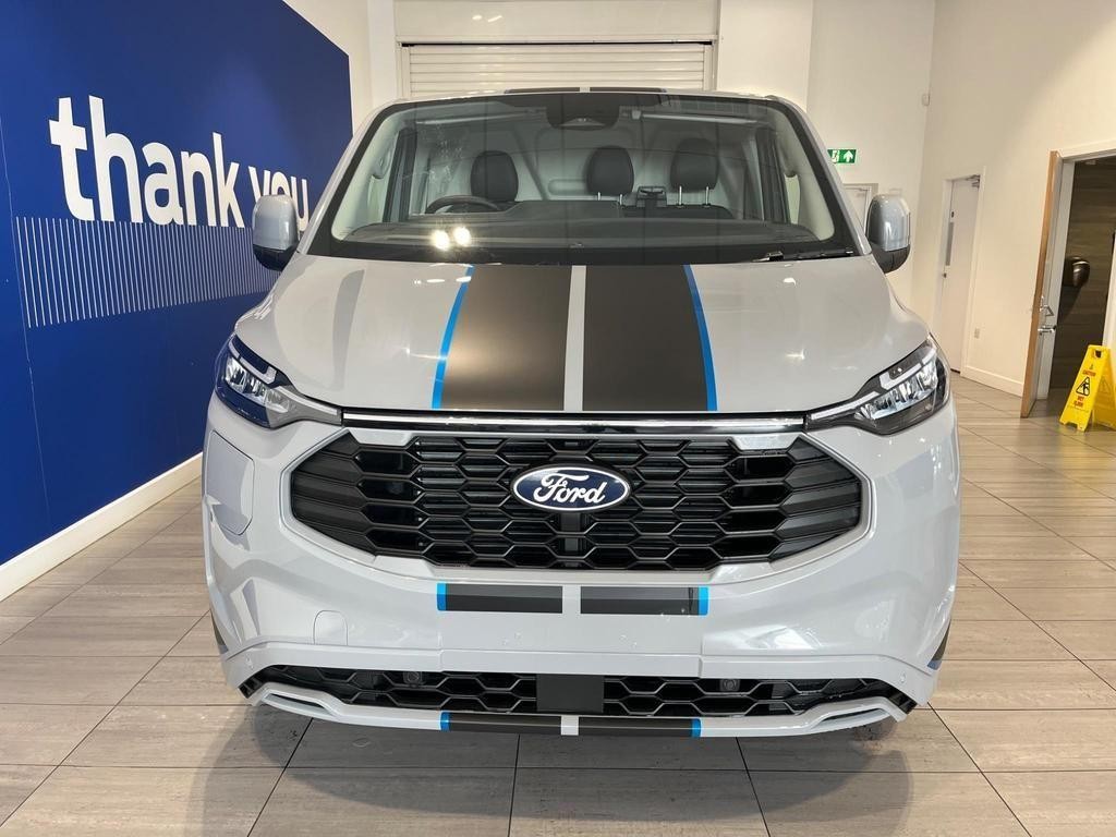 Ford Transit Custom Image 3