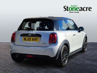 MINI Hatch 1.5 Cooper Classic II 3dr NL69AHV Image 3
