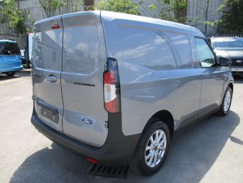 Ford Transit Courier 1.0 EcoBoost Limited Auto L1 Euro 6 (s/s) 5dr null Image 3