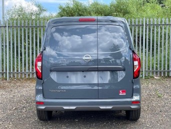 Nissan Townstar 1.3 TCe Tekna L1 Euro 6 (s/s) 6dr null Image 3
