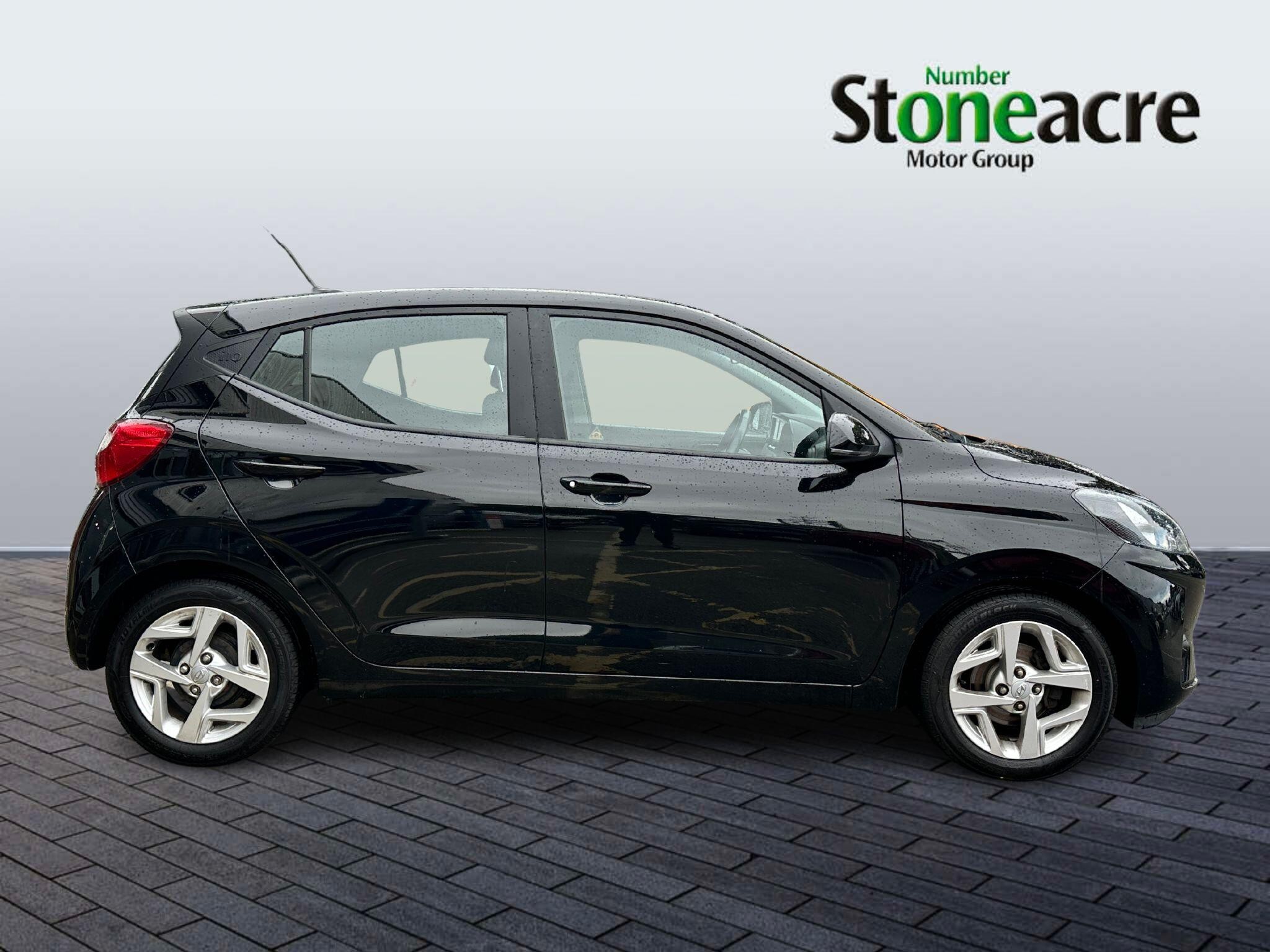 Hyundai i10 Image 2