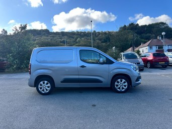 Vauxhall Combo 1.5 Turbo D 2000 Griffin L1 H1 Euro 6 4dr DY71LNA Image 2