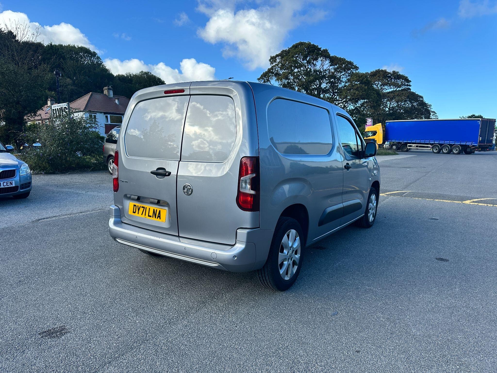 Vauxhall Combo Image 3