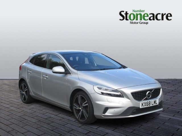 Volvo V40 2.0 D3 R-Design Pro Auto Euro 6 (s/s) 5dr KX68LML Image 1