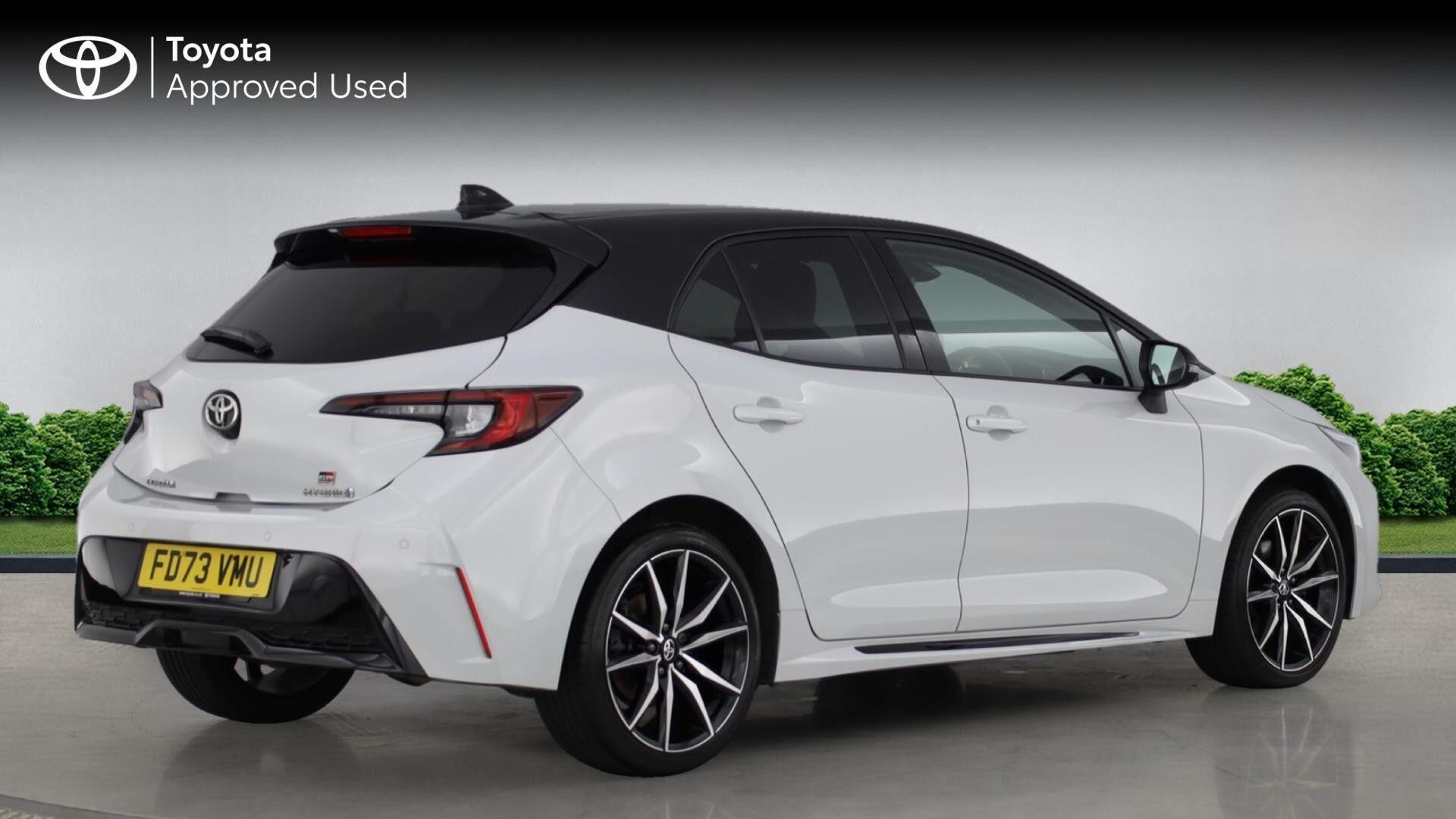 Toyota Corolla Hatchback Image 3