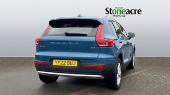 Volvo XC40 Core B3 (163 hp) Auto YY22BUJ Image 2