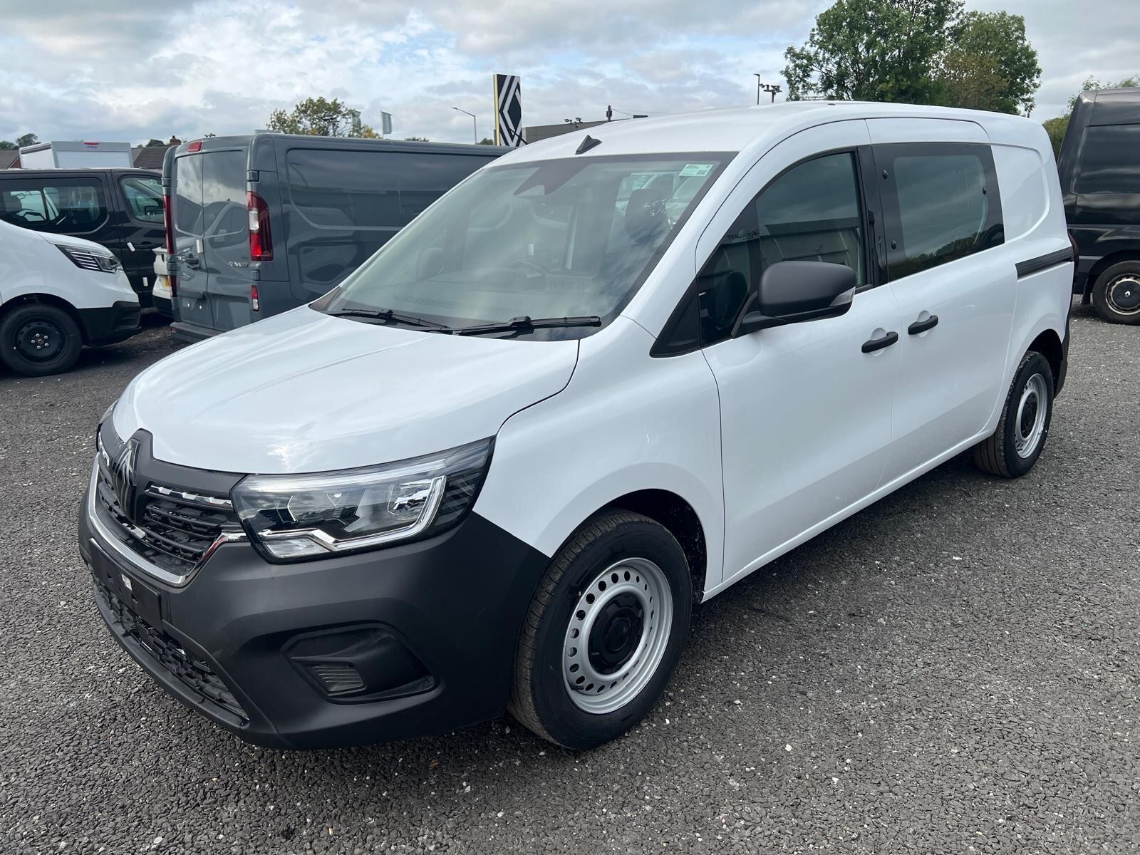 Used Renault Kangoo Maxi dCi Blue ENERGY LL21 Advance Crew Van