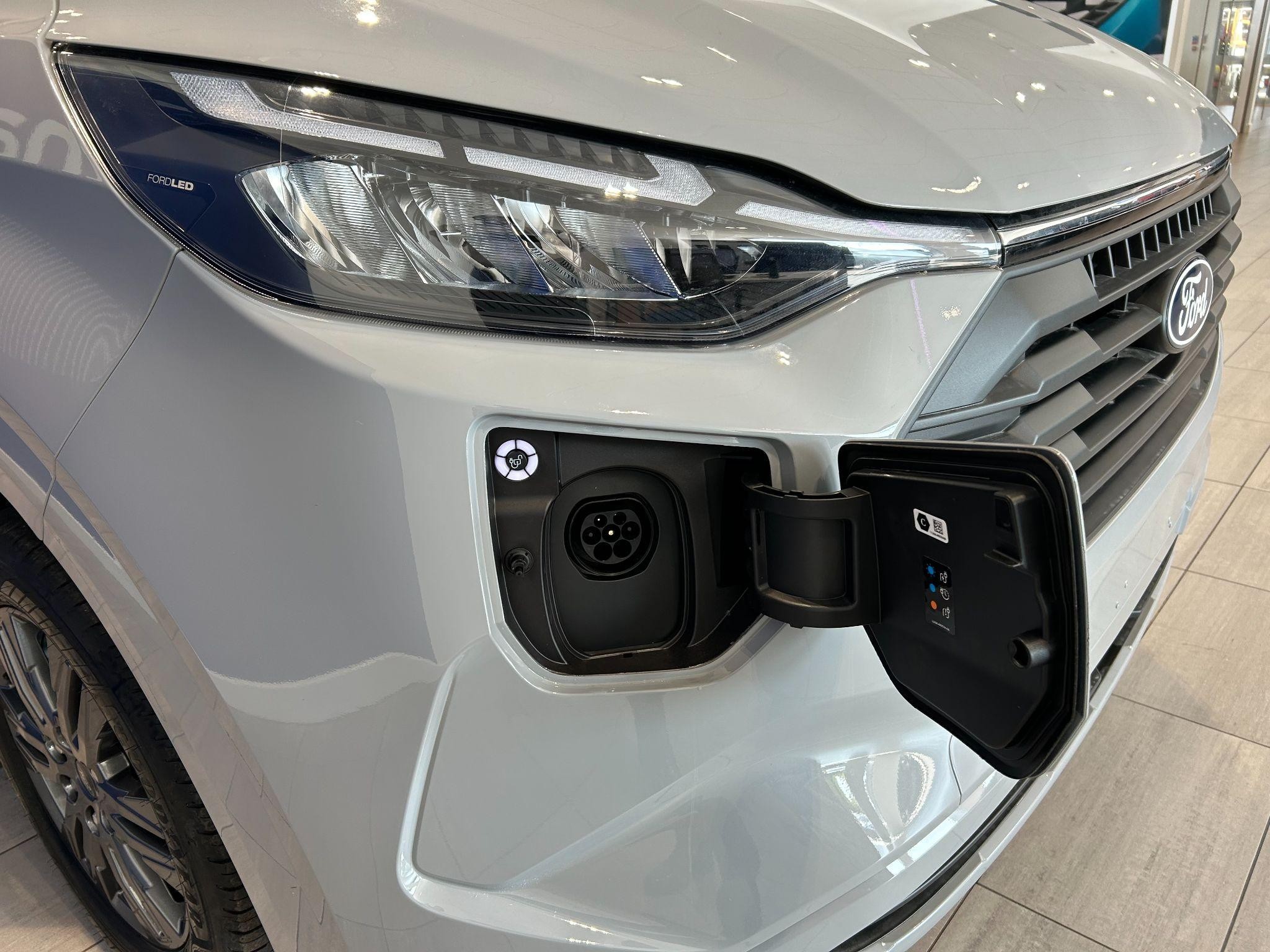 Ford Transit Custom Image 3