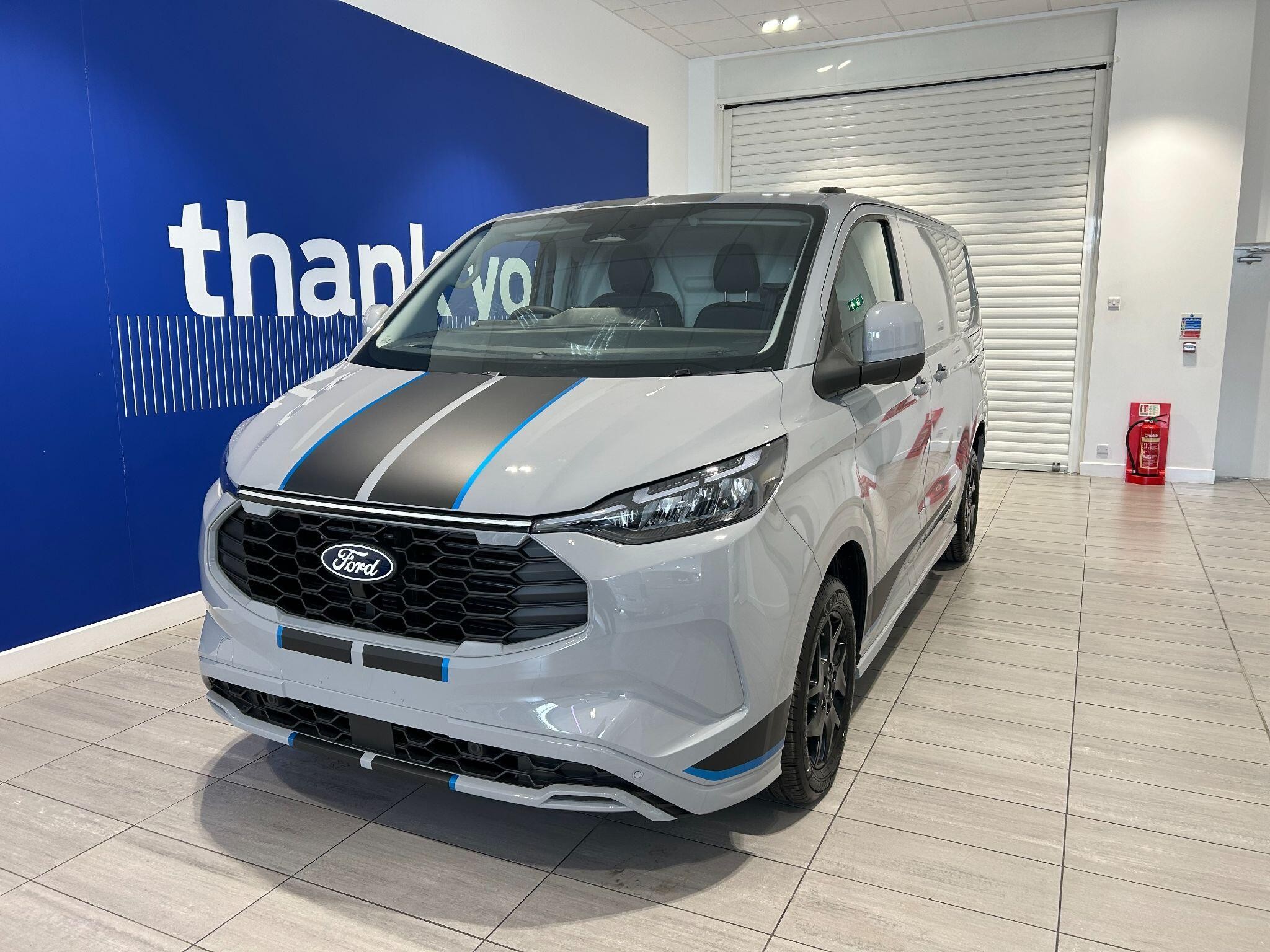 Ford Transit Custom Image 2