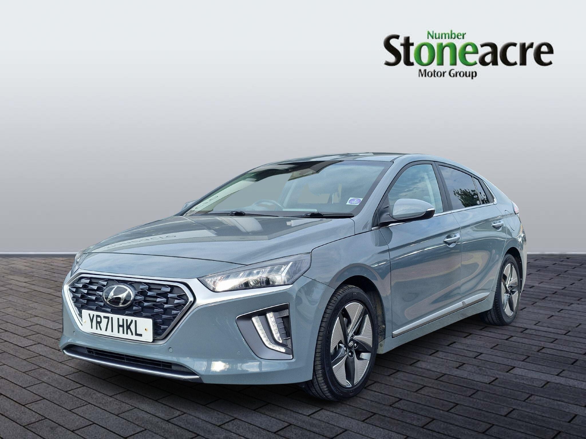 Hyundai IONIQ Hybrid Image 3
