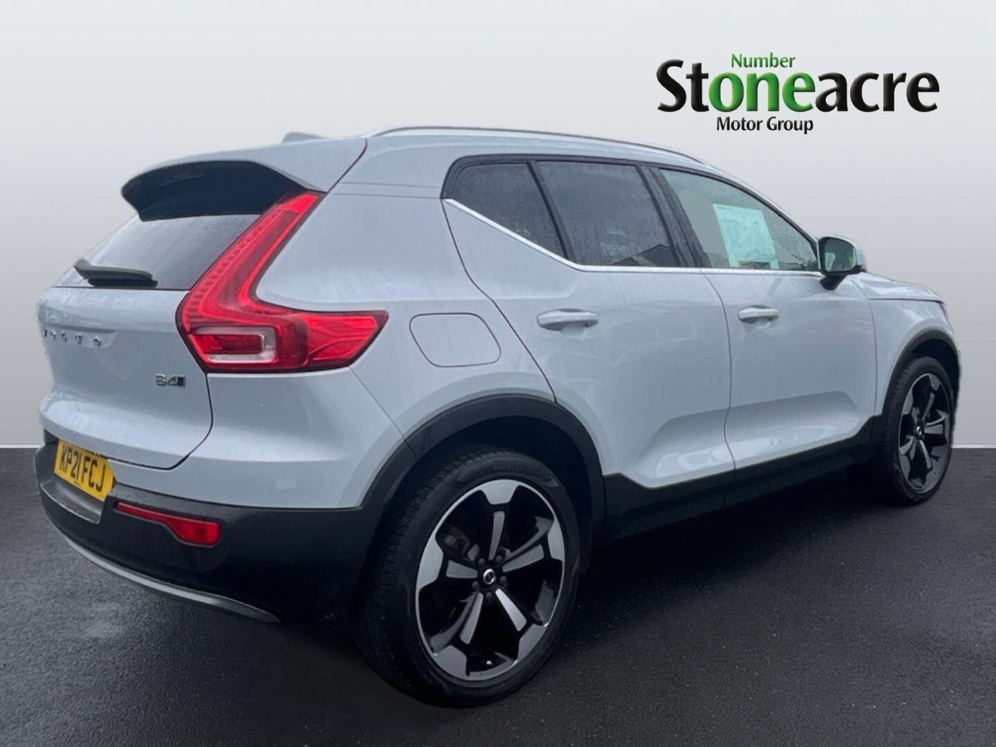 Volvo XC40 Image 2