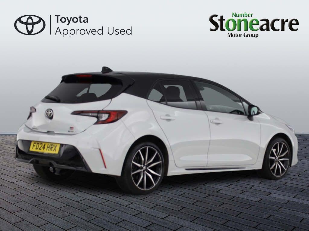 Toyota Corolla Hatchback Image 2