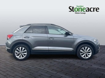 Volkswagen T-Roc 1.0 TSI Design Euro 6 (s/s) 5dr PK70KLC Image 2