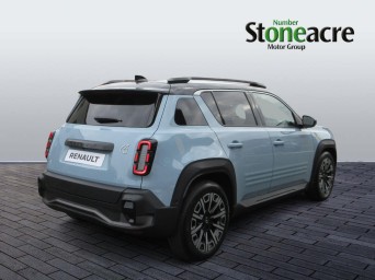 Renault 4 E-Tech Electric comfort range 52kWh iconic Auto 5dr PL75YYA Image 3