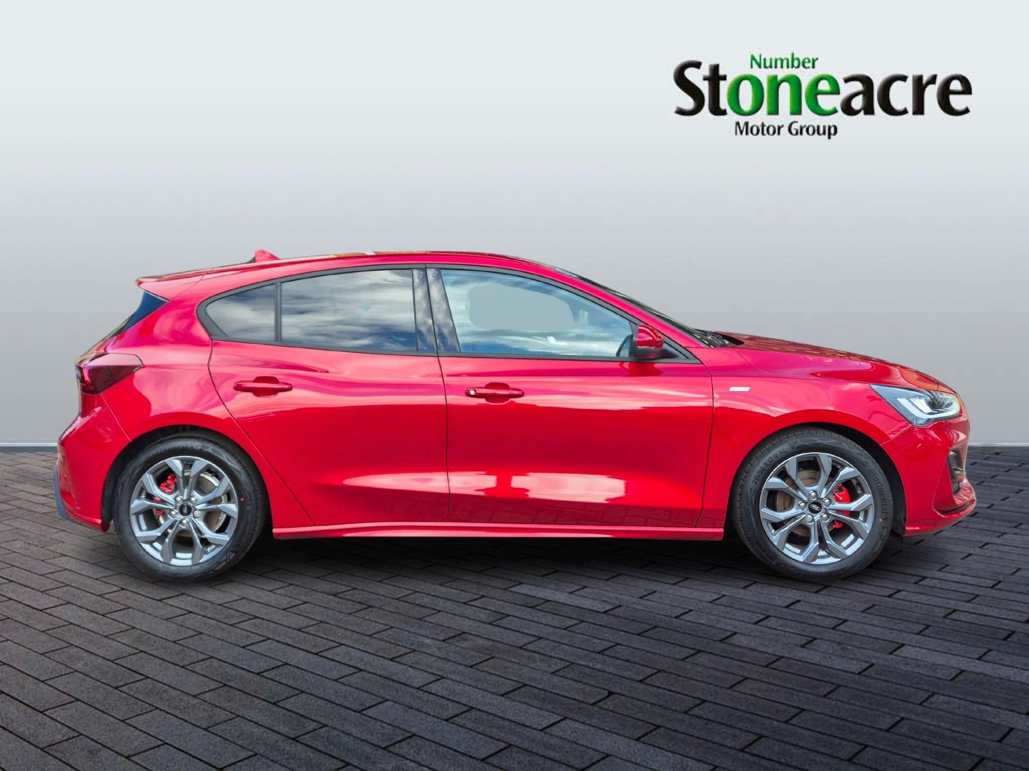 Ford Focus Image 2