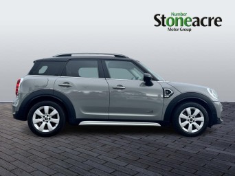 MINI Countryman Cooper S ALL4 Countryman NY17HMD Image 2