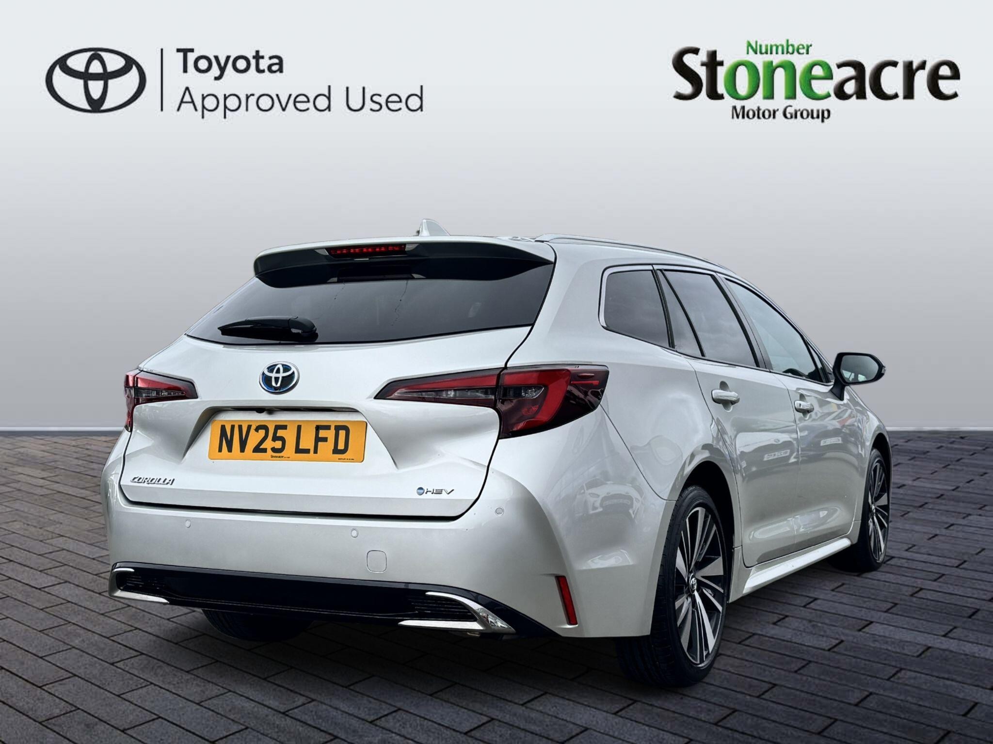 Toyota Corolla Touring Sports Image 3