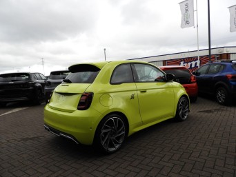 Abarth 500e 114kW Turismo 42.2kWh 3dr Auto BG75EXM Image 3