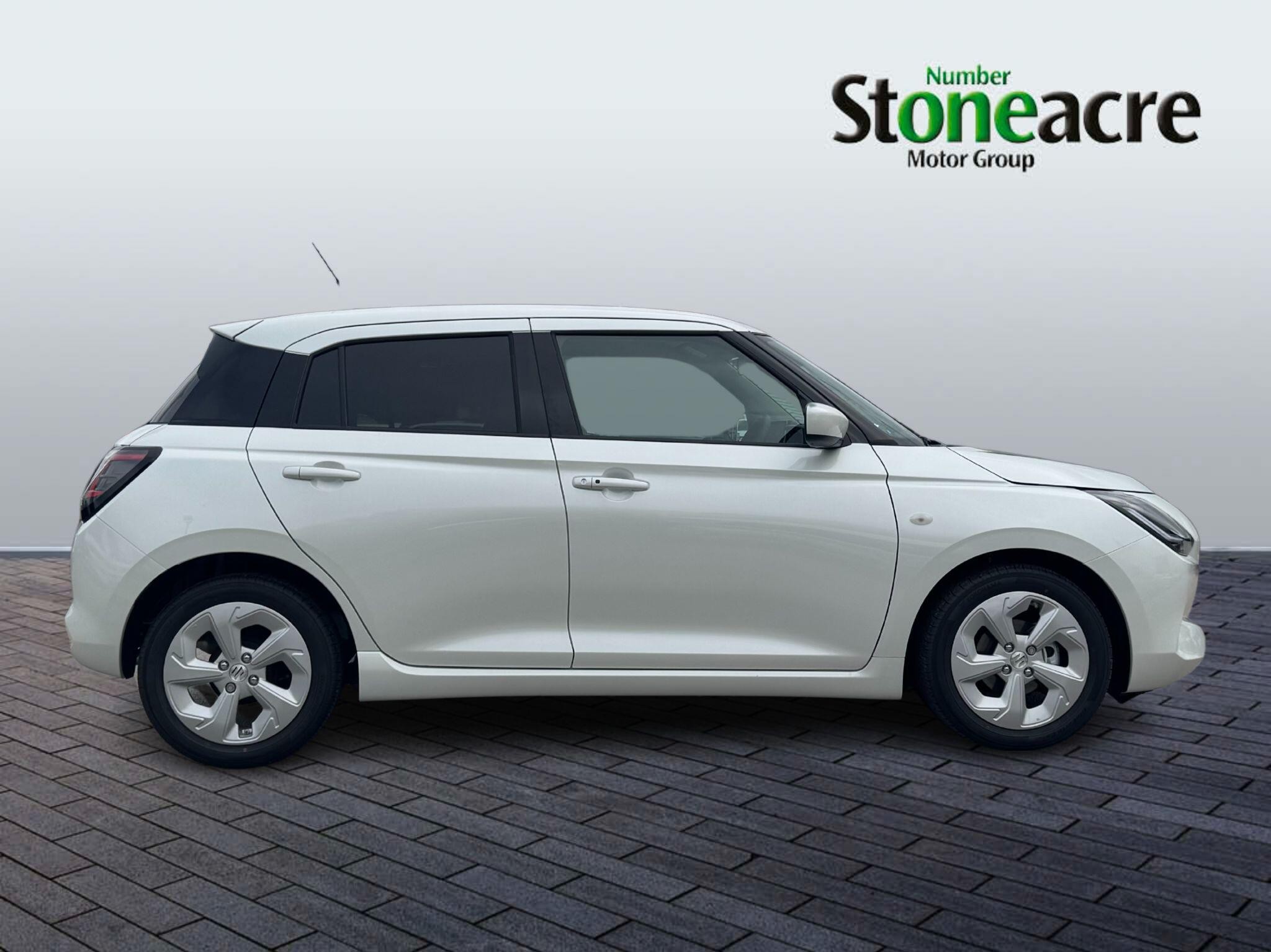 Suzuki Swift Image 2