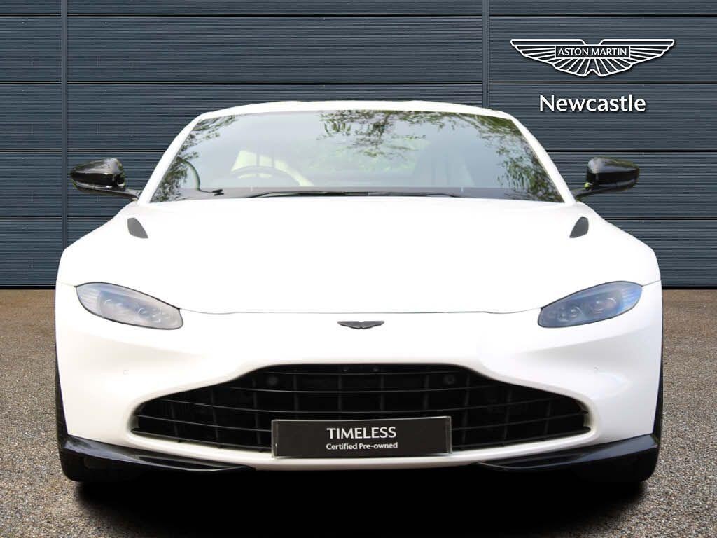 Aston Martin Vantage Image 2