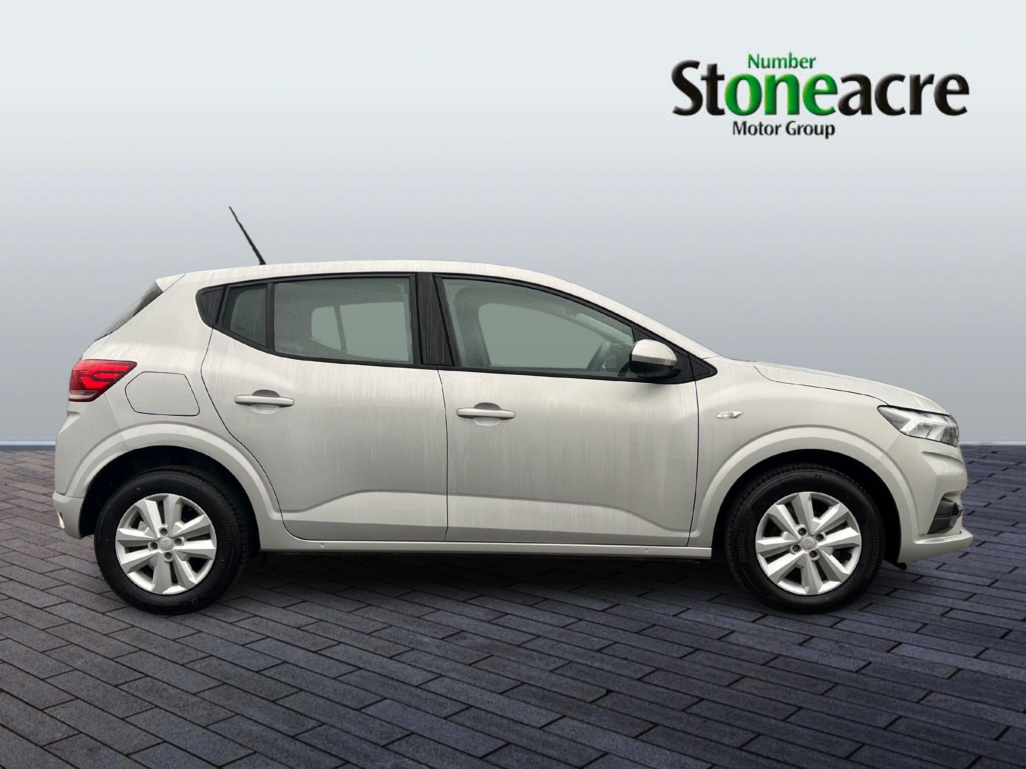 Dacia Sandero Image 2