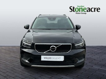 Volvo XC40 2.0 T4 Momentum 5dr AWD Geartronic YO68YHG Image 2