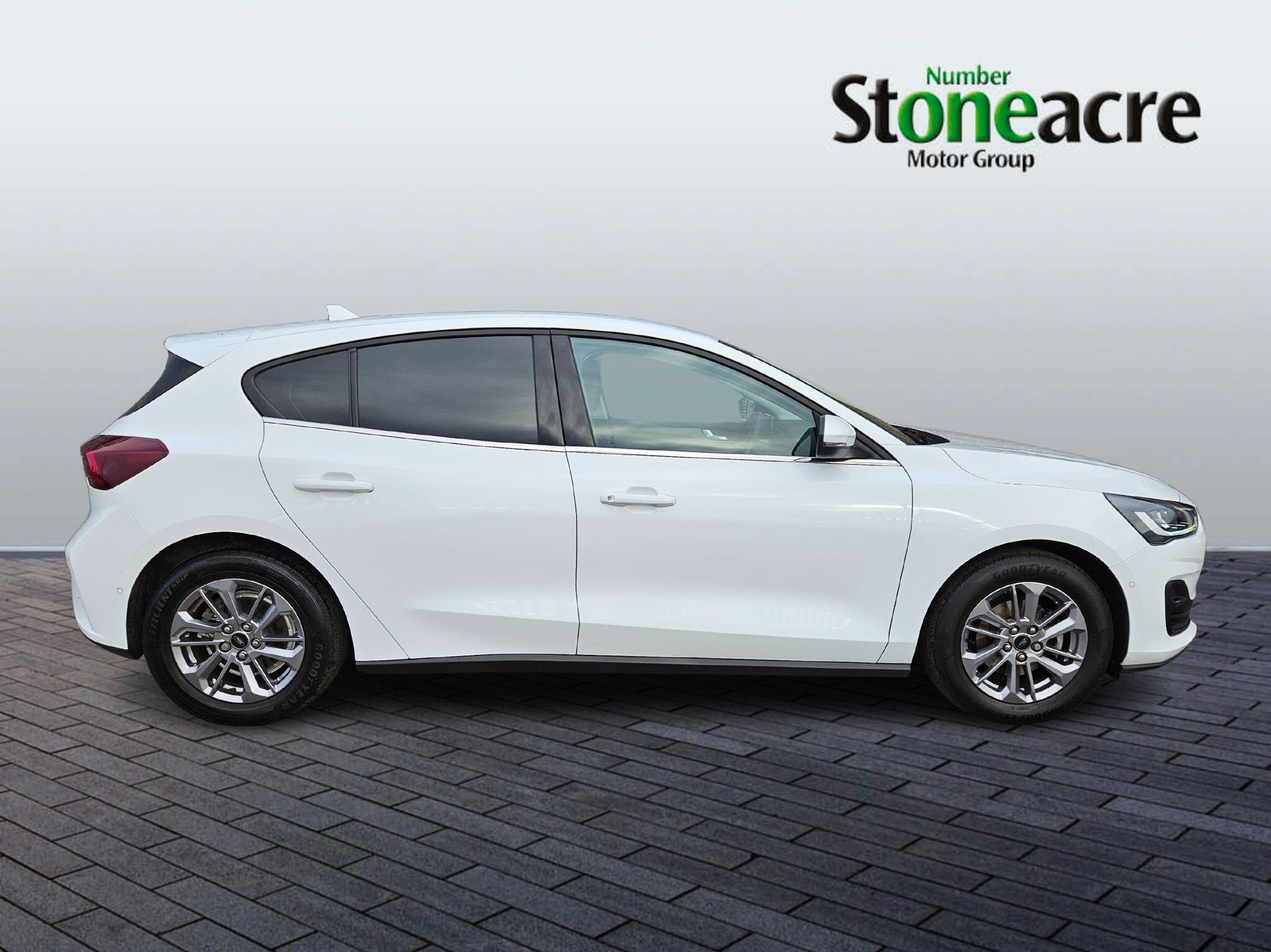 Ford Focus Image 2