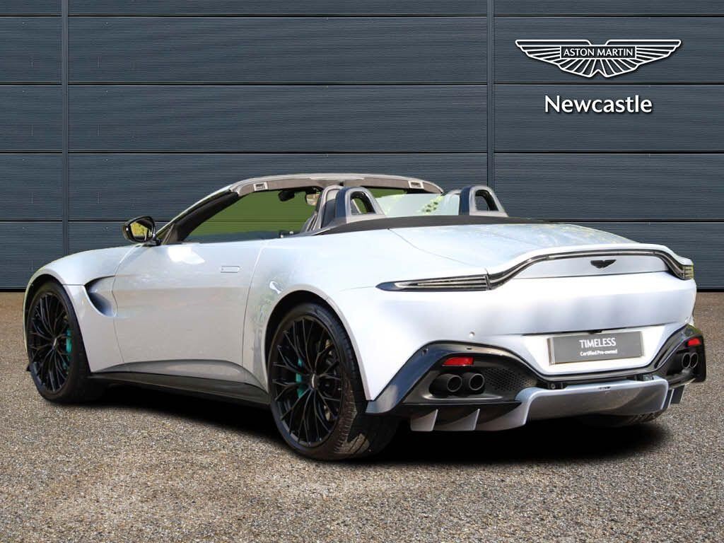 Aston Martin Vantage Roadster Image 2