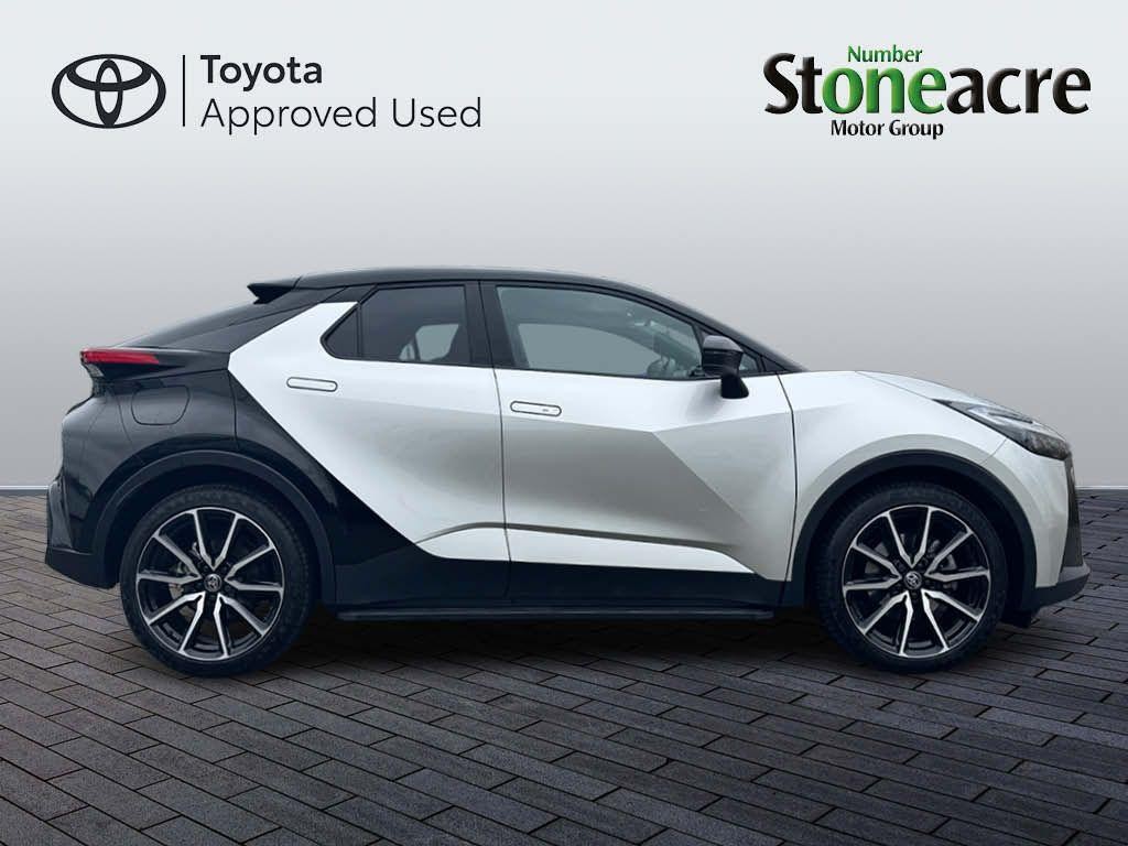 Toyota C-HR Plug-in Hybrid Image 2