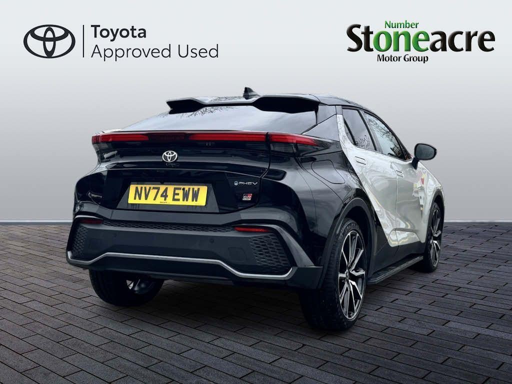 Toyota C-HR Plug-in Hybrid Image 3