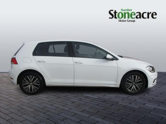 Volkswagen Golf 1.6 TDI SE Nav DSG Euro 6 (s/s) 5dr NG18UNS Image 2