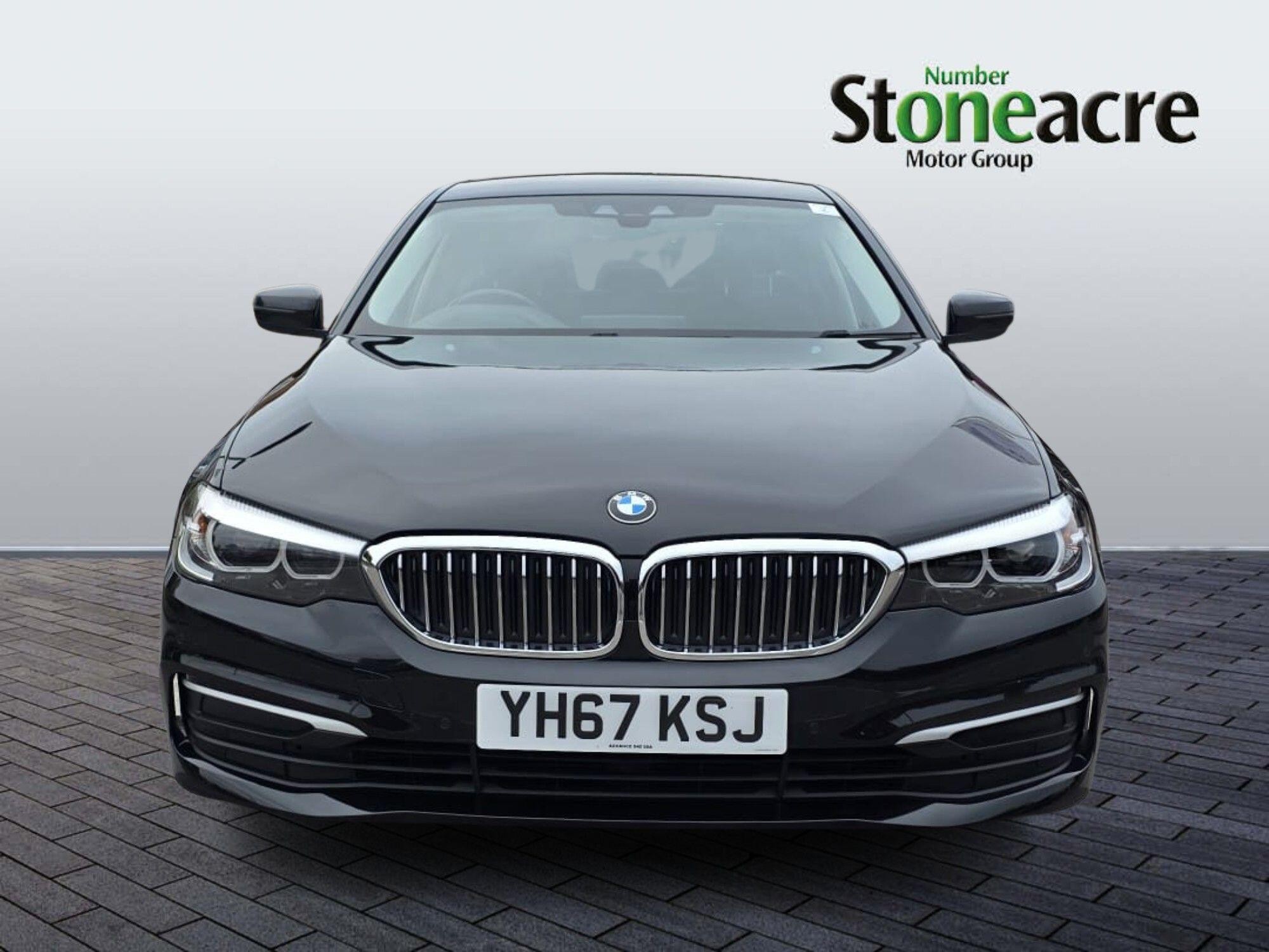 BMW 5 Series Image 2