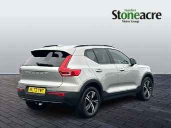 Volvo XC40 2.0 B3P Plus Dark 5dr Auto NL73YWT Image 3