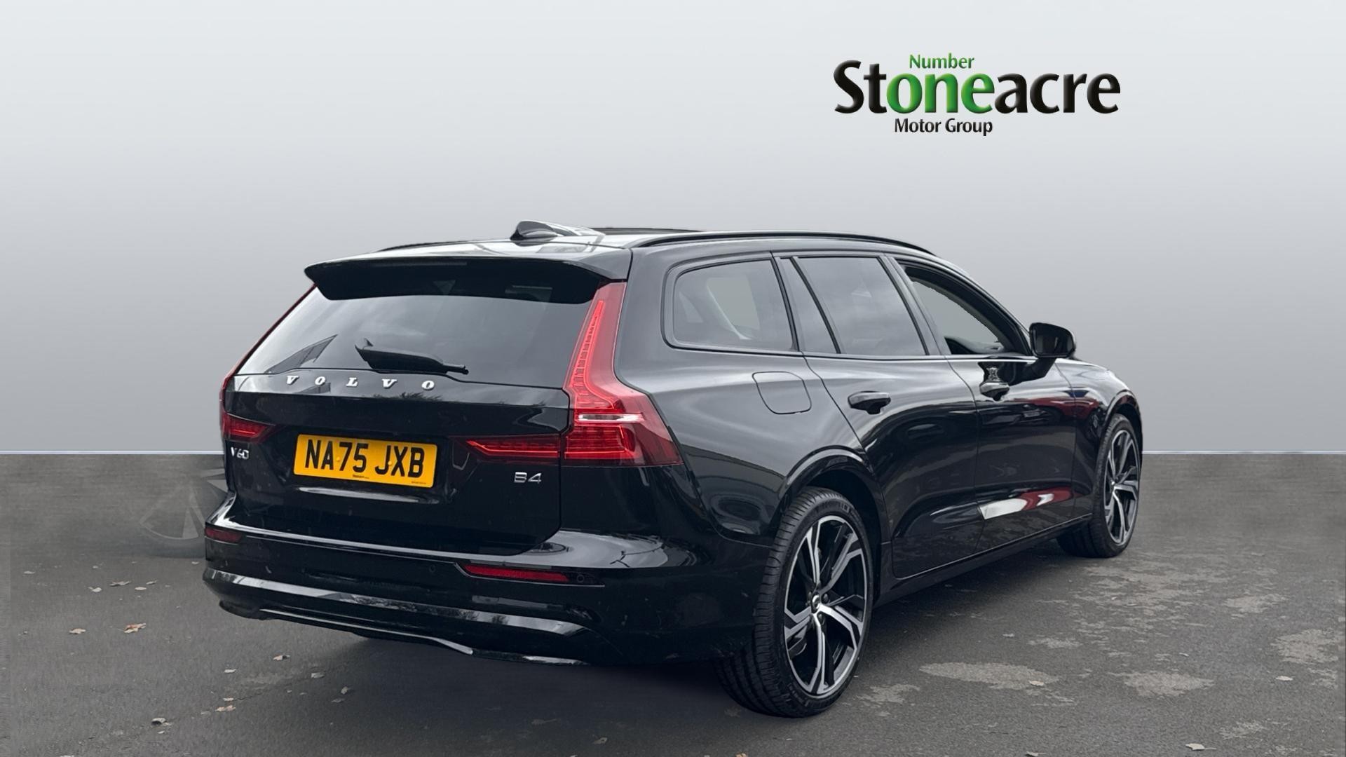 Volvo V60 Image 2