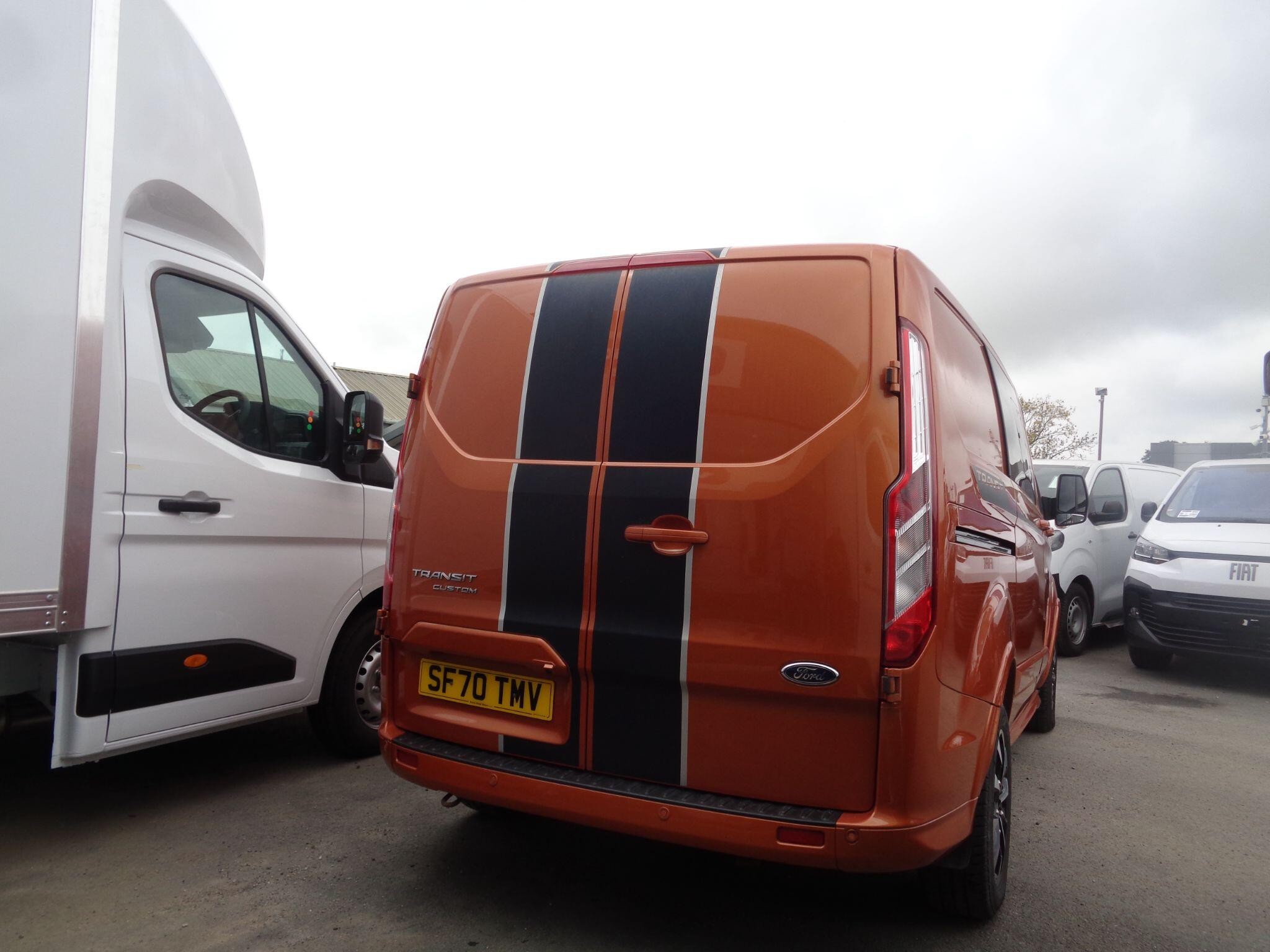 Ford Transit Custom Image 3
