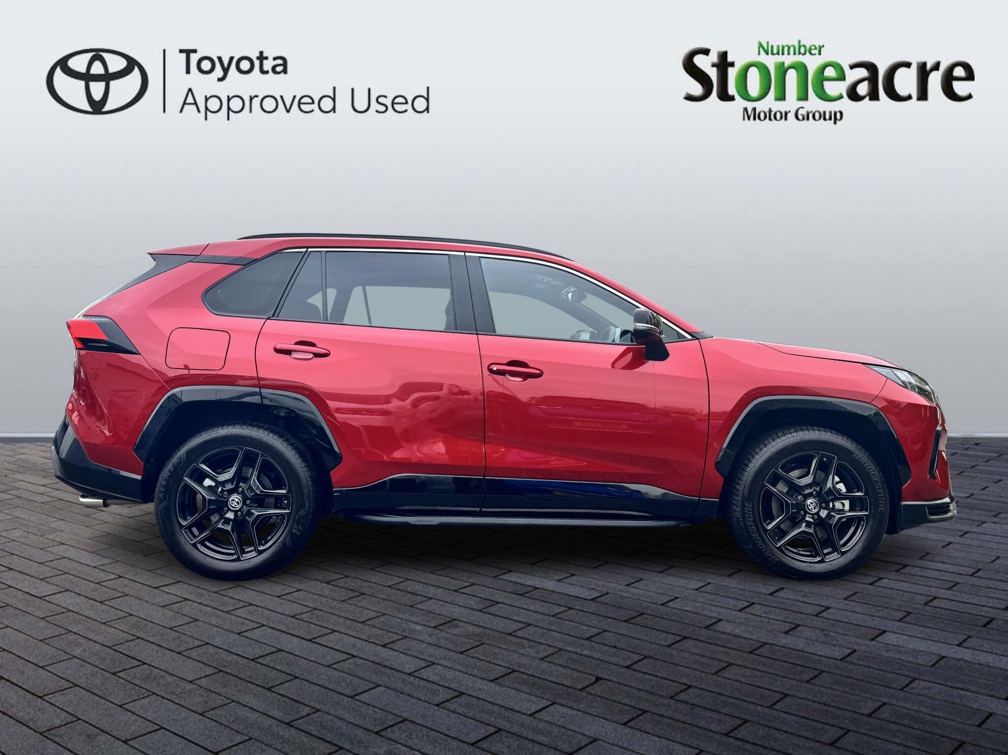 Toyota RAV4 Plug-in Hybrid Image 2