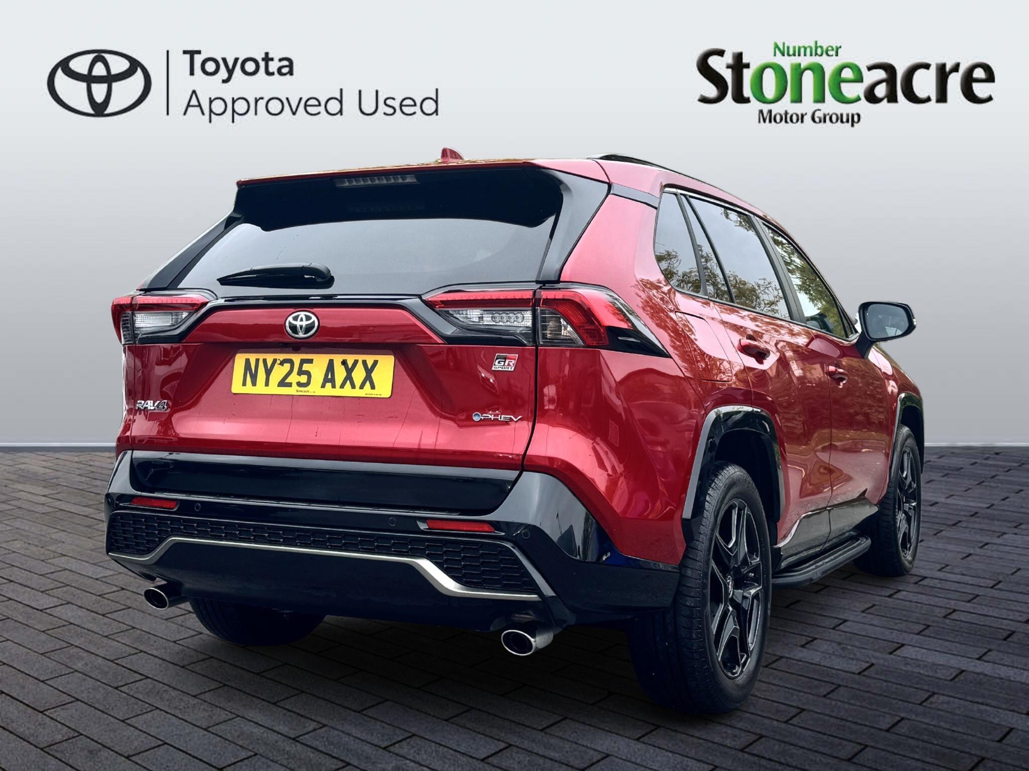 Toyota RAV4 Plug-in Hybrid Image 3