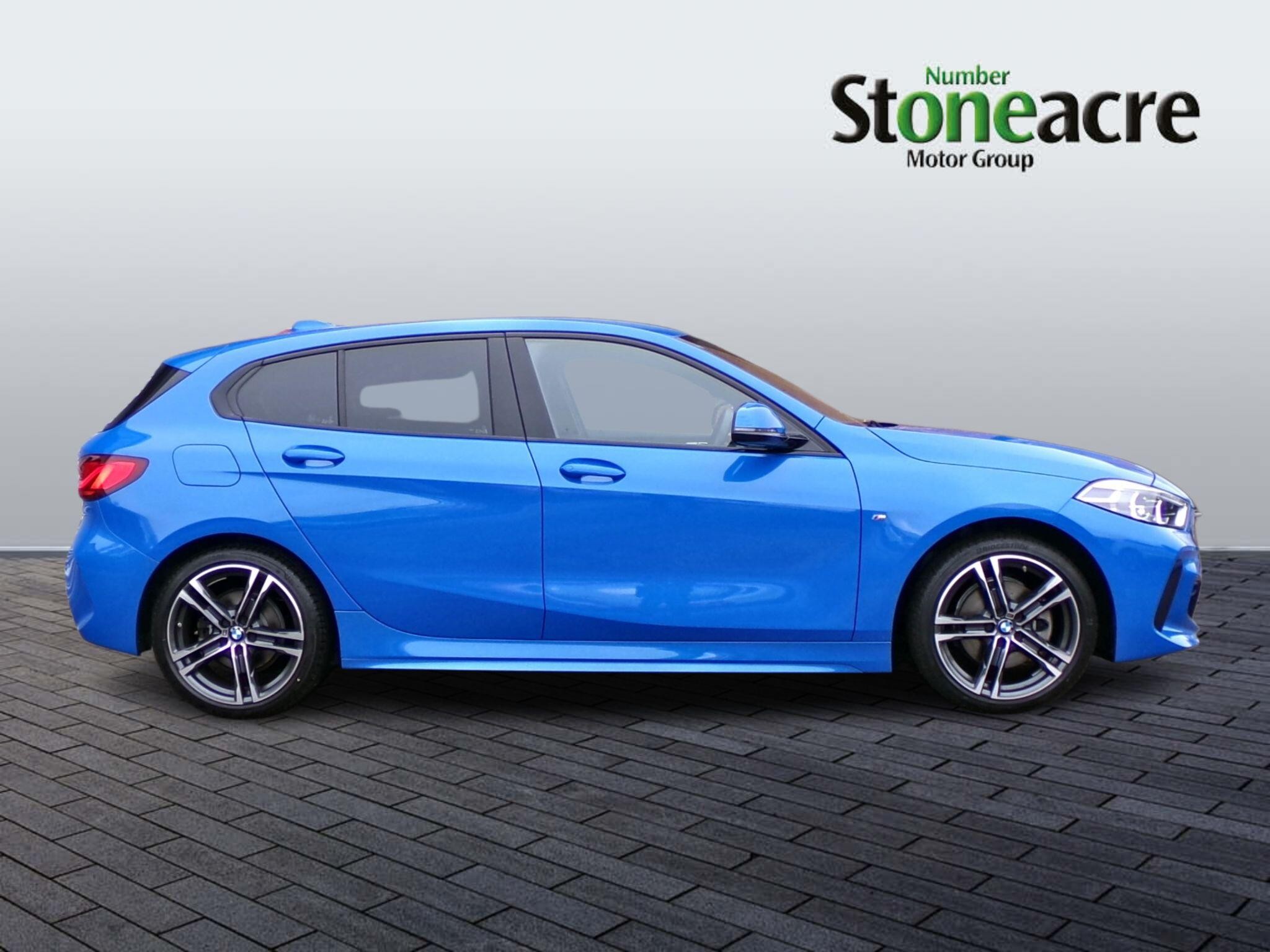 BMW 1 Series Image 2