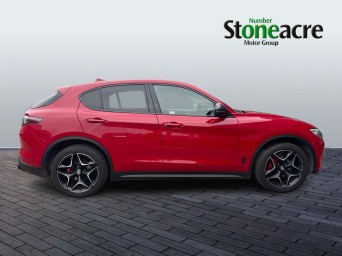 Alfa Romeo Stelvio 2.2 TD Ti Auto Q4 AWD Euro 6 (s/s) 5dr FL20DKF Image 2