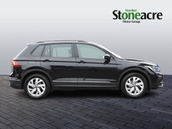 Volkswagen Tiguan 1.5 TSI 150 Life 5dr DX71YOA Image 2