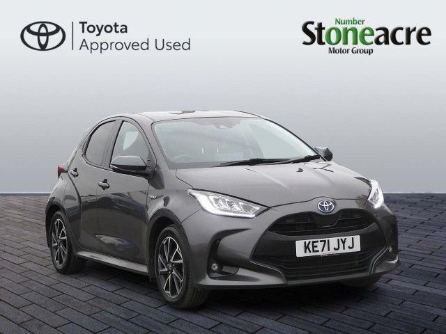 Toyota Yaris 1.5 Hybrid Design 5dr CVT KE71JYJ Image 1