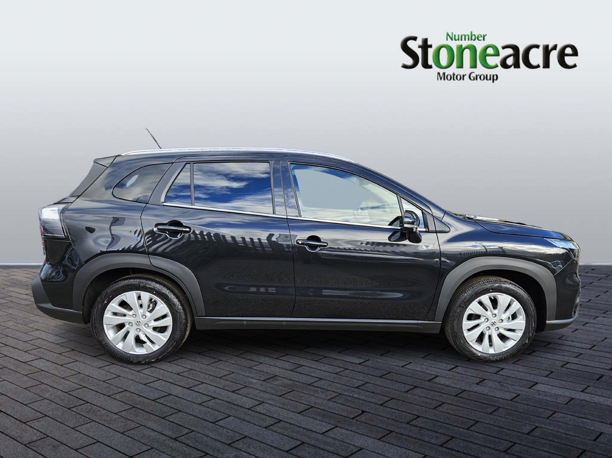 Suzuki S-Cross Image 2