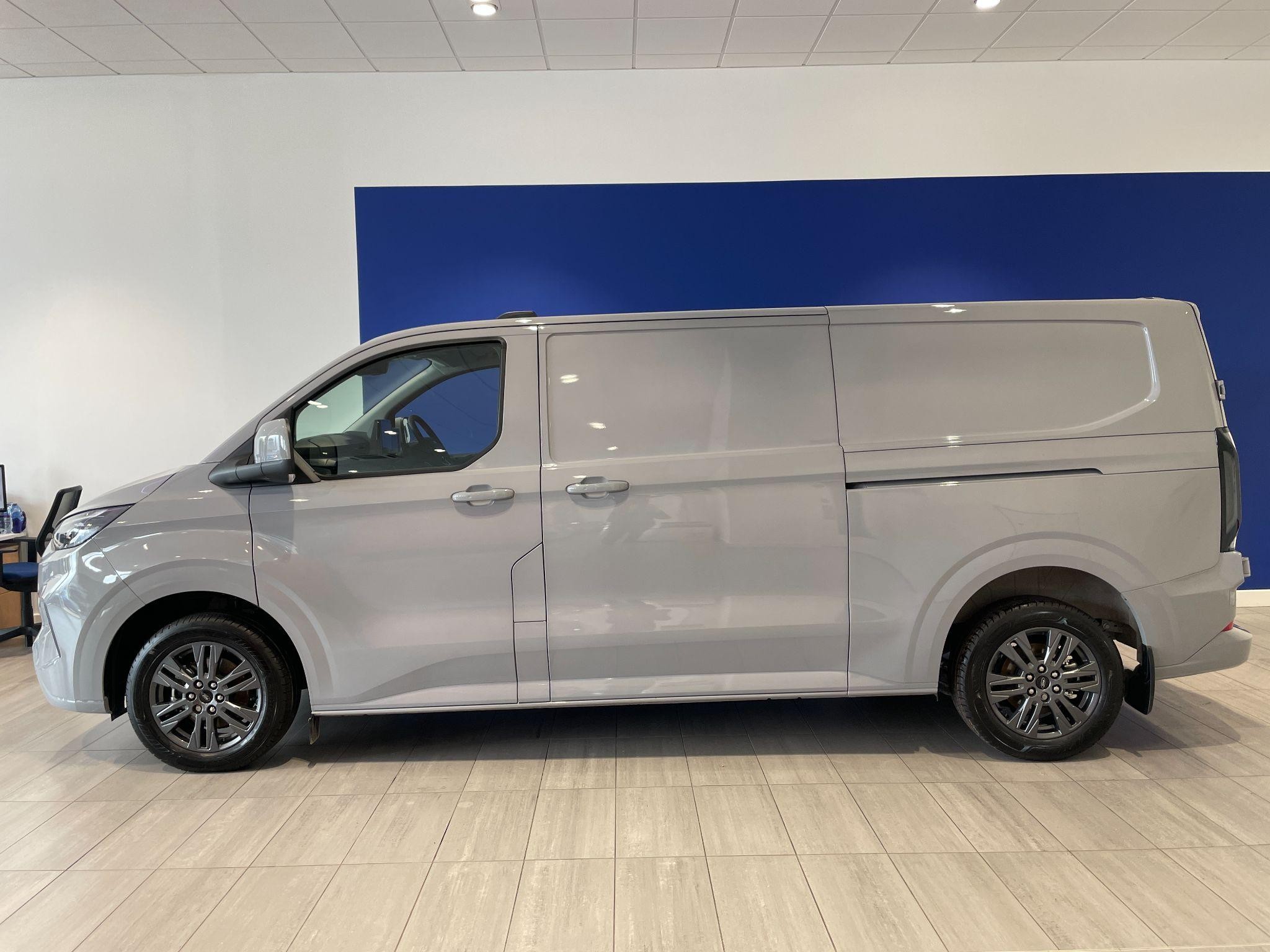 Ford Transit Custom Image 3