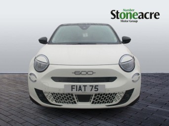Fiat 600 1.2 MHEV La Prima e-DCT Euro 6 (s/s) 5dr FJ75KFF Image 2