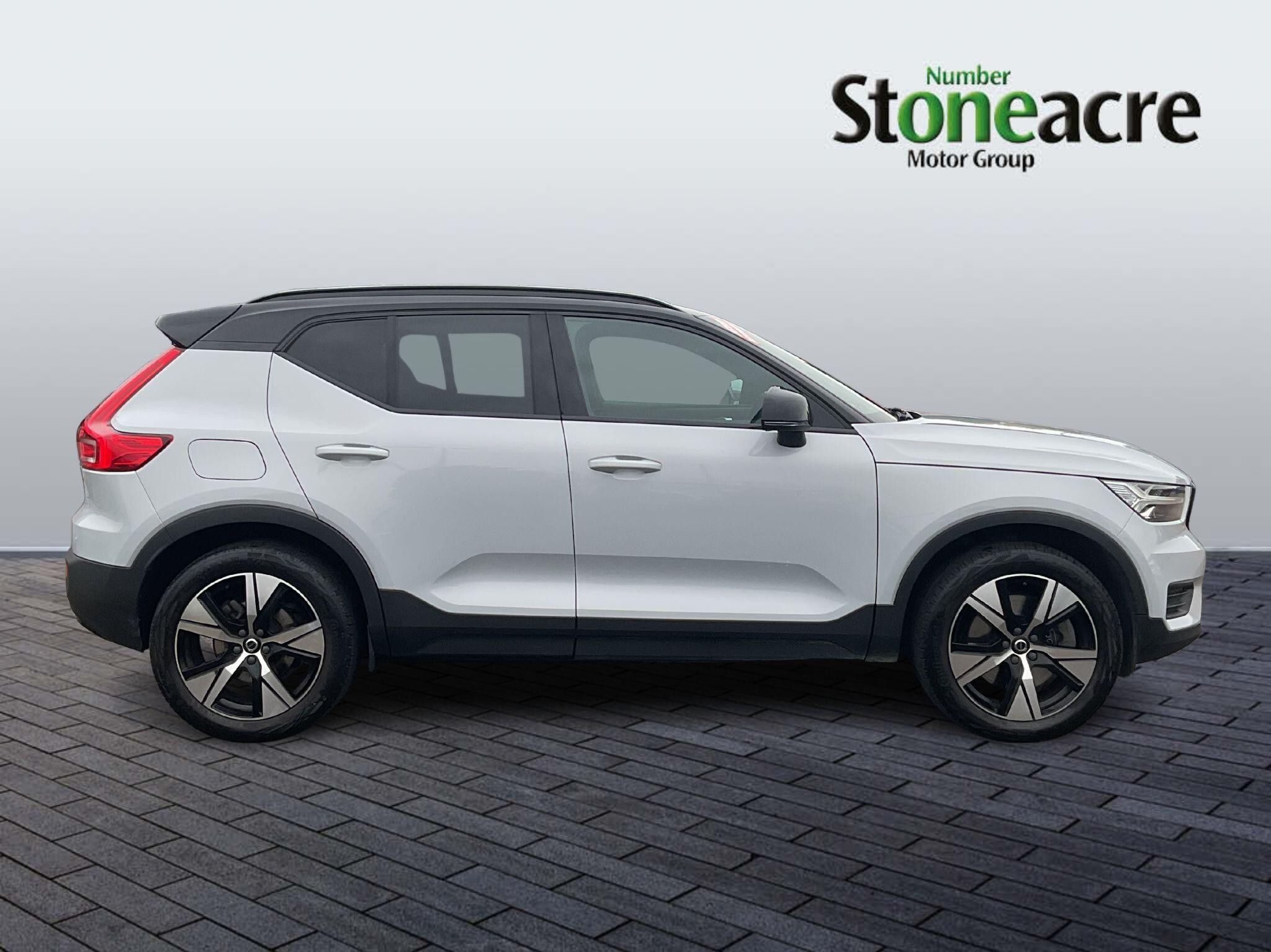 Volvo XC40 Image 2