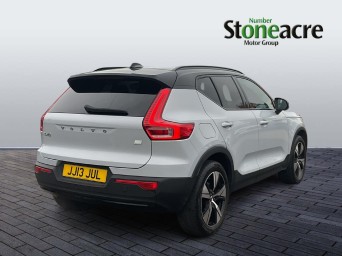 Volvo XC40 1.5h T5 Twin Engine Recharge 10.7kWh R-Design Auto Euro 6 (s/s) 5dr VK71HZV Image 3