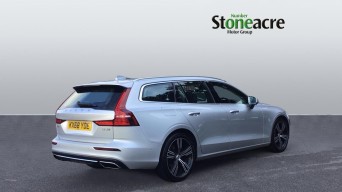 Volvo V60 2.0 D3 Inscription Pro Auto Euro 6 (s/s) 5dr KX68YOE Image 2