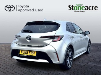 Toyota Corolla Hatchback 1.8 VVT-i Hybrid Excel 5dr CVT YG69ERH Image 3