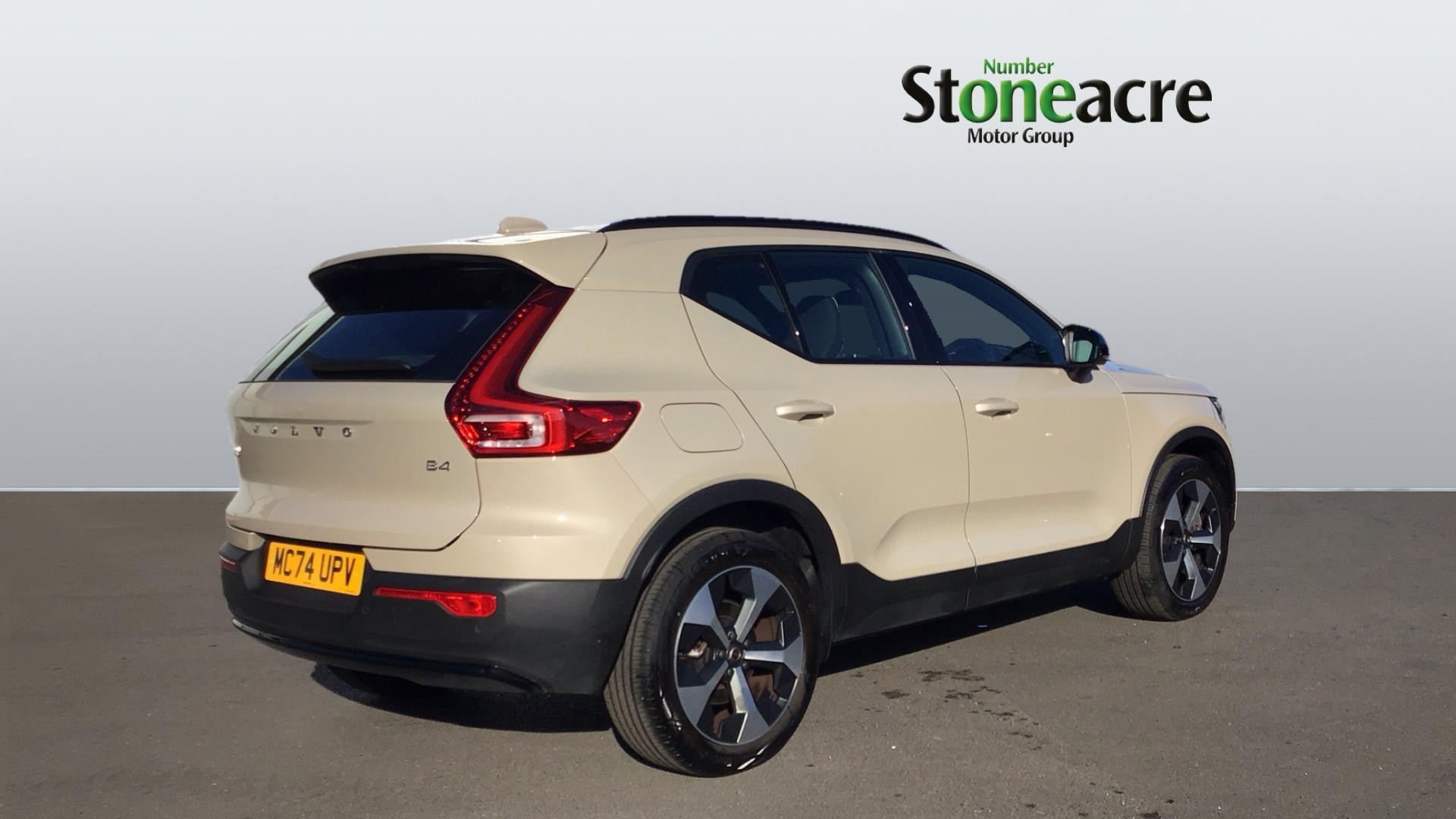 Volvo XC40 Image 2