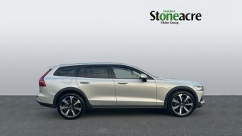 Volvo V60 2.0 B5P Cross Country 5dr AWD Auto CU71EOF Image 3